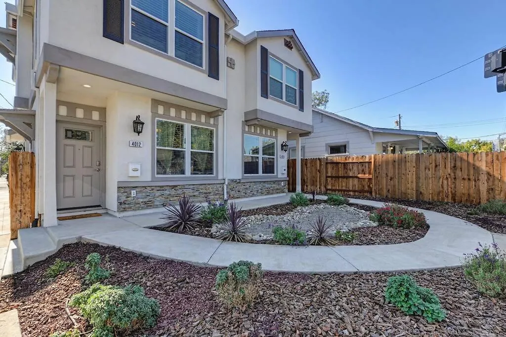 Sacramento Two-Story Condo Near Oak Park Brewing! 0*,  United States